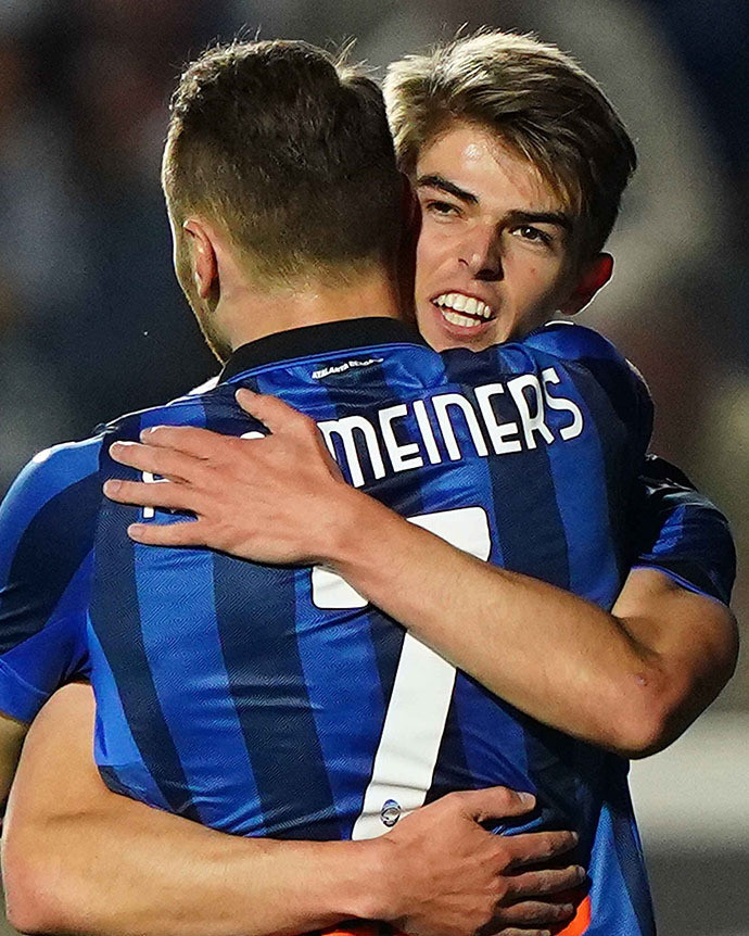 足球战场的 足球战场的