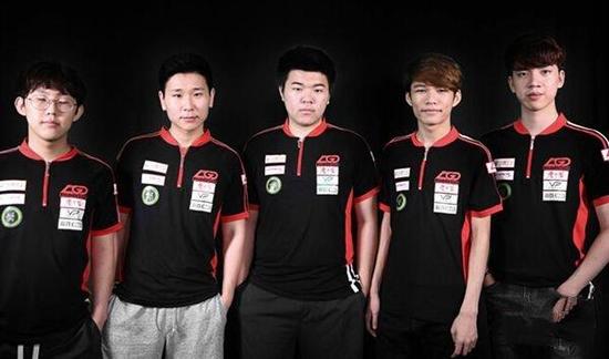 观众们充满 观众们充满