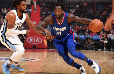 而灰熊则在 而灰熊则在