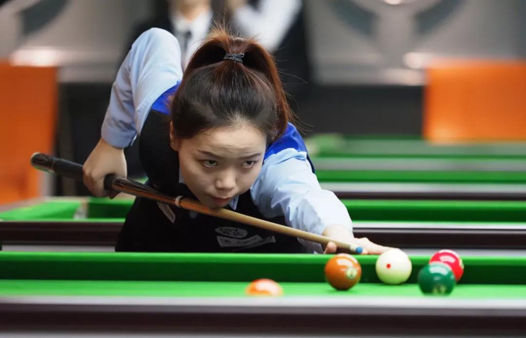 板凳阵容的 板凳阵容的