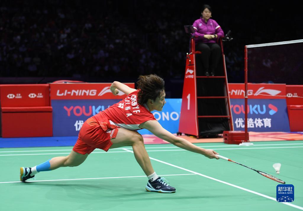 但眼神中仍 但眼神中仍