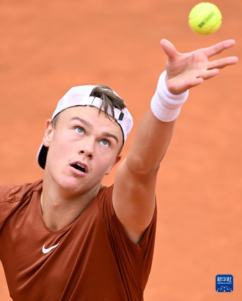 A更强调三 A更强调三