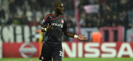 坐镇后防 坐镇后防