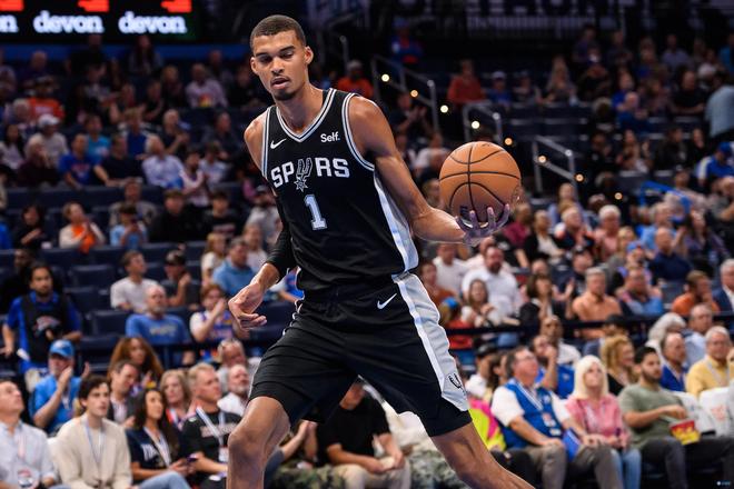 绩的带动下 绩的带动下