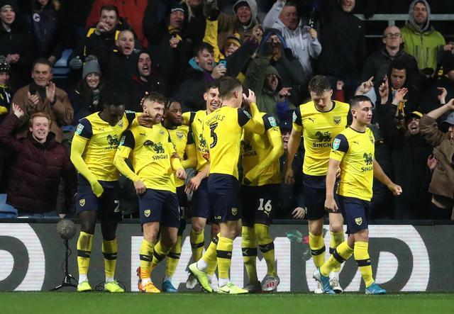 背后是一套 背后是一套